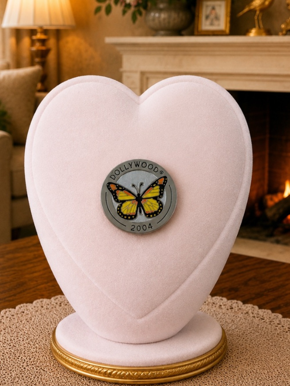 Vintage Dolly Parton Limited Edition Collectible Dollywood Trading Pin 2004
